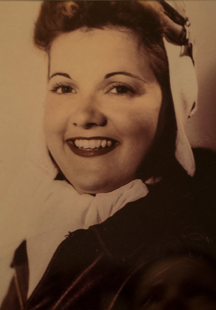 Elaine Harmon-Women Airforce Service Pilot WWII